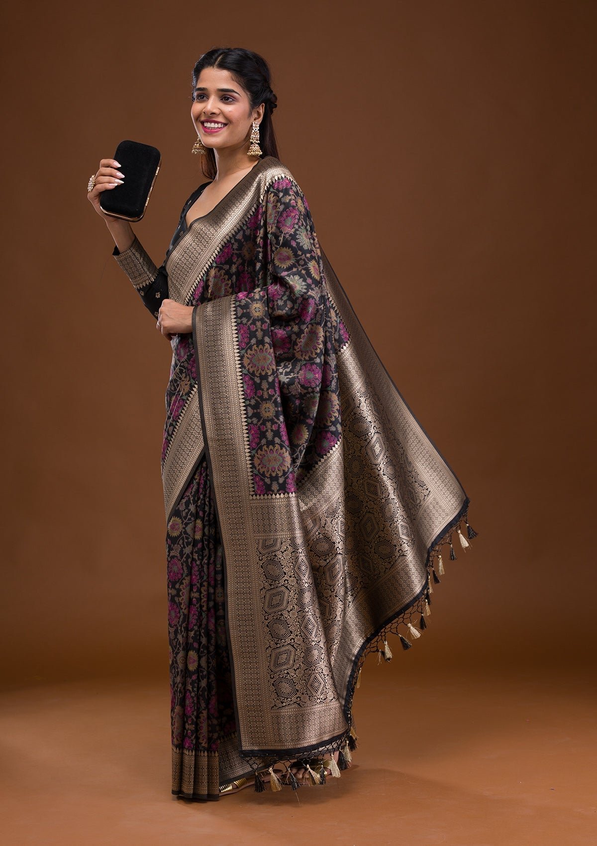 Elegant Black Banarasi Silk Saree with Exquisite Zariwork