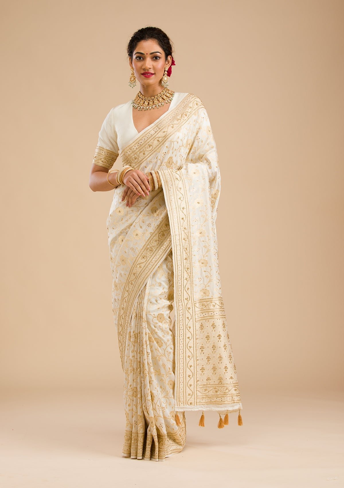 Elegant Off White Banarasi Silk Saree with Exquisite Zari Work