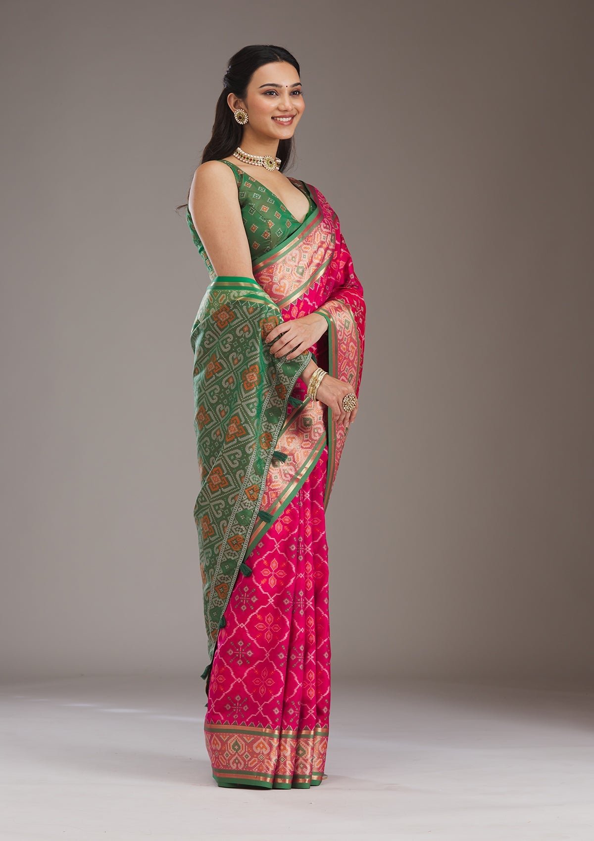 Stunning Pink Threadwork Art Silk Saree for Elegant Occasions