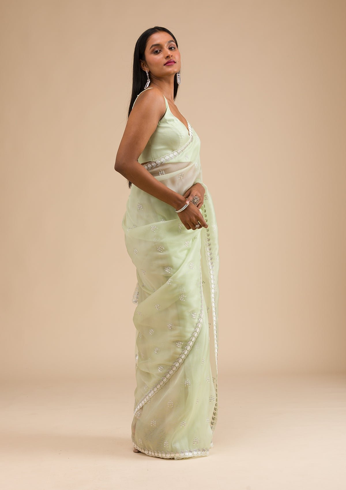 Elegant Pista Green Tissue Saree with Exquisite Zari Work - Image 4